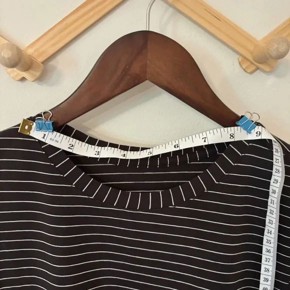 Lululemon - Love Curved-Hem Crewneck T-shirt Black and White Striped - Picture 8 of 8